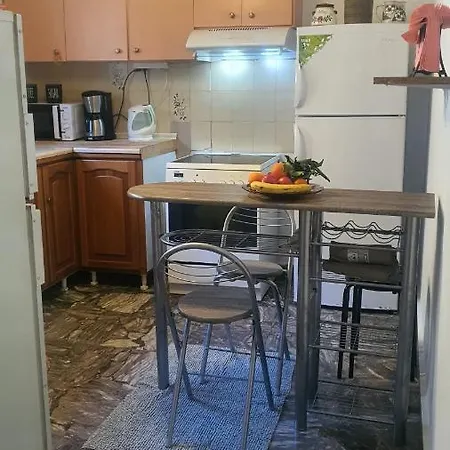 Cheerful 3 Bedroom House With Open Fireplace