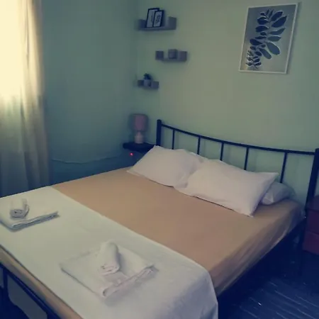 Cheerful 3 Bedroom House With Open Fireplace *
